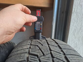 2x Zimne Continental TS860S 205/60 r16 4,5mm - 3