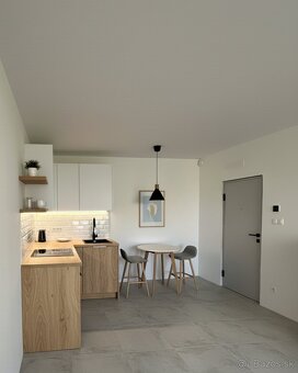 Posledný voľný nadštandardný 1 izbový byt v centre Trenčína - 3