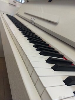 Predám biele digitálne piáno - 3