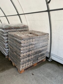 Brikety - Valcové - Extra tvrdé - Smrek - Dub - Buk - 3