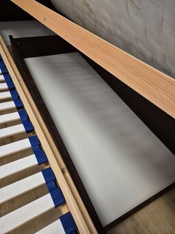 Predám posteľ s matracom 160x200, odkladací priestor,2x rošt - 3