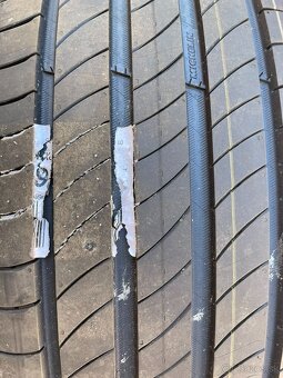 Michelin 225/55 R19 - 3