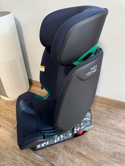 Predám autosedačku Britax Römer ADVANSAFIX M i-SIZE - 3