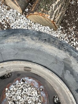 Kupim pneumatiku 215 75 R17,5 - 3