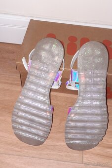 Dievčenské nové sandále veľkosť č.38 - 3