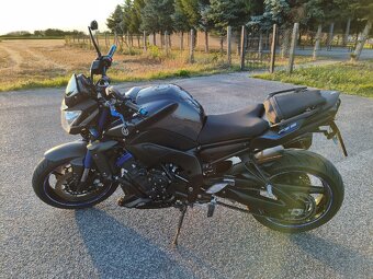 Yamaha FZ8 - 3
