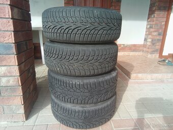 Eletrony R15 so zimnymi pneu na Ford fiesta - 3