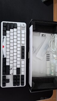 Predám stolný počítač – komplet zostavu s monitorom - 3