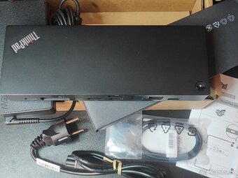 Lenovo ThinkPad Universal Thunderbolt 4 Dock - 3
