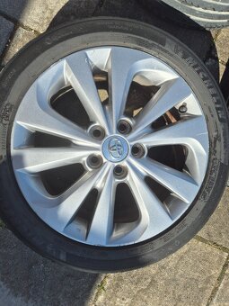 Toyota auris - 3