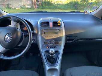 Toyota Auris 2.2D - 3