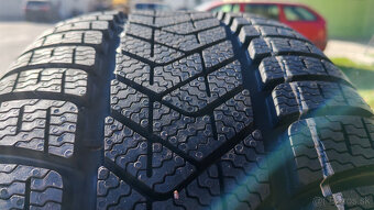 Zimné pneu 245/45 R18 --- PIRELLI - 3