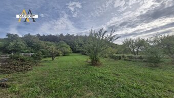 Na predaj priestranný 6-izbový rodinný dom s veľkým pozemkom - 3