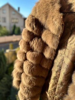 Predám elegantný kožuch z pravého fínskeho líščieho kožuchu. - 3