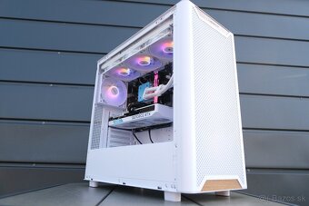 Herný PC, Ryzen 7 9700X, RTX 4060, 16GB RAM, SSD - 3