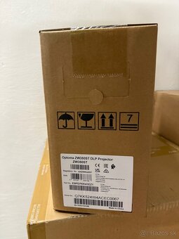 Projektor Optoma ZH350ST - 3