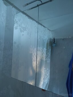 Kúpeľňová skrinka a umyvadlo - 3