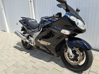 Kawasaki zzr1200 - 3