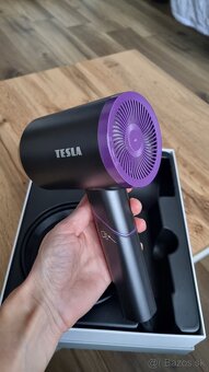 Skladací sušič vlasov značky Tesla. - 3