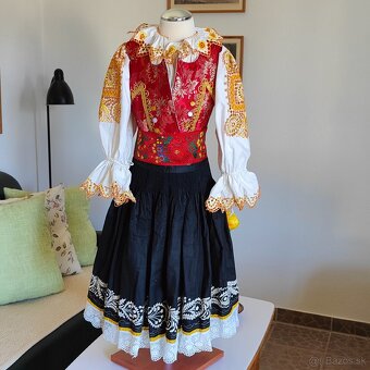 Piešťany kroj - dievčenský - 3