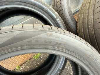Pirelli Scorpion 255/40 R20 101V - 3