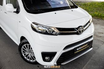 Prenajom 9 miestneho vozidla Toyota automat - 3
