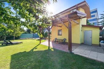 PREDAJ:novopostavená chata,386m2 pozemok, parkovanie - 3