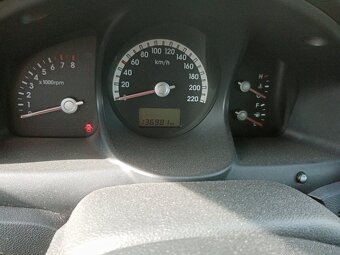 Predám Kia sportage 2006 benzín 4x4 - 3