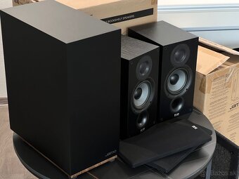 Elac Debut B5.2 250€ a Subwoofer Jamo S 810 190€ - 3