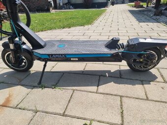 Elektricka kolobezka lamax eracer sc50 - 3