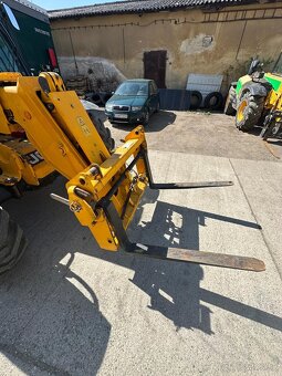 Teleskopický nakladač JCB 531-70 - 3