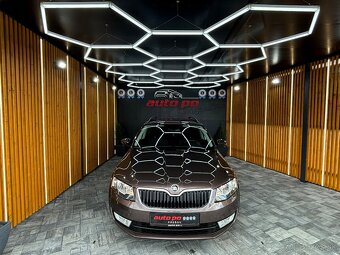 Škoda Octavia Combi 2.0 TDI Elegance/Style - 3