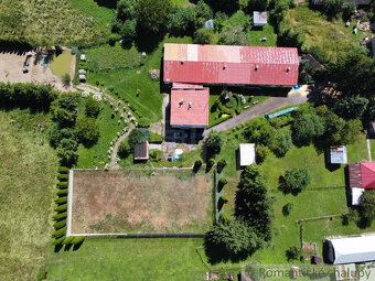 Komerčný objekt s ubytovaním, tenisovým kurtom a rodinným - 3
