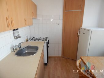 SPEKTRUM REALITY- Na Predaj 2.5 -izbový byt, 56 m2, okres Pr - 3