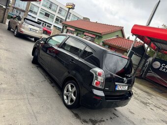 Toyota Corolla Verso 2.2D - 3