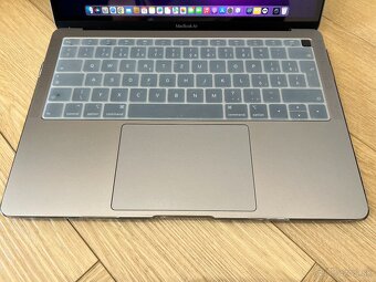 MacBook Air 13" Retina SK Vesmírne sivý 2019 / výborný stav - 3