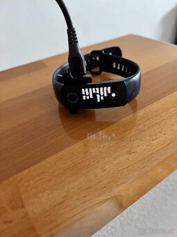 Honor Band 5 vo farbe Midnight Navy. - 3