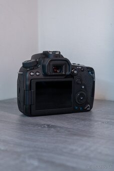 Canon EOS 90D - 3