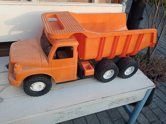 Predám auto Tatru - 3