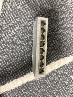 TP-LINK TL-SF1008D - 3