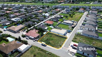 RADO | Stavebný pozemok pre rodinný dom | 696 m² | Miloslavo - 3