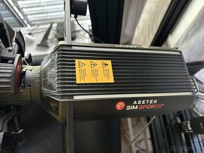 Zavodna konzola Simrig + Asetek Invicta - 3