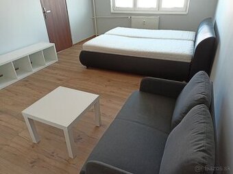 1i 42m2 velky byt s balkonikom - 3