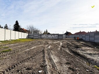 HALO reality - Predaj, pozemok pre rodinný dom 545 m2 Veľk - 3