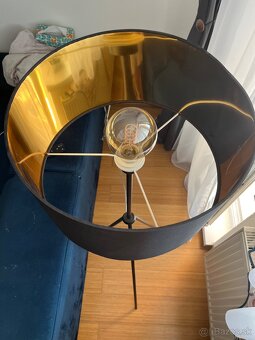 Čierna vysoká lampa - 3