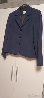 Nohavicovy kostym c.38 len 9 euro - 3