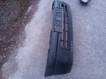 Predám náhradné diely na Renault Clio - 3