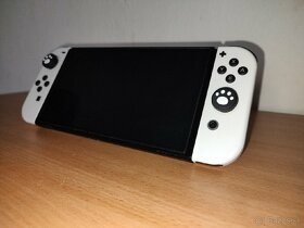Nintendo Switch OLED + Hra + Príslušenstvo :) - 3