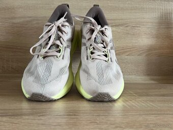 Asics novablast5 - 3