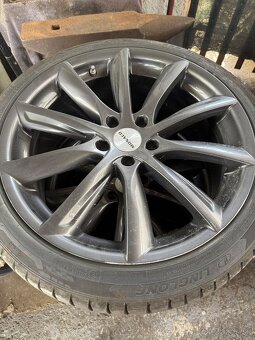 Predam komplet kolesa 235/40r19 5x114,3 et40 - 3